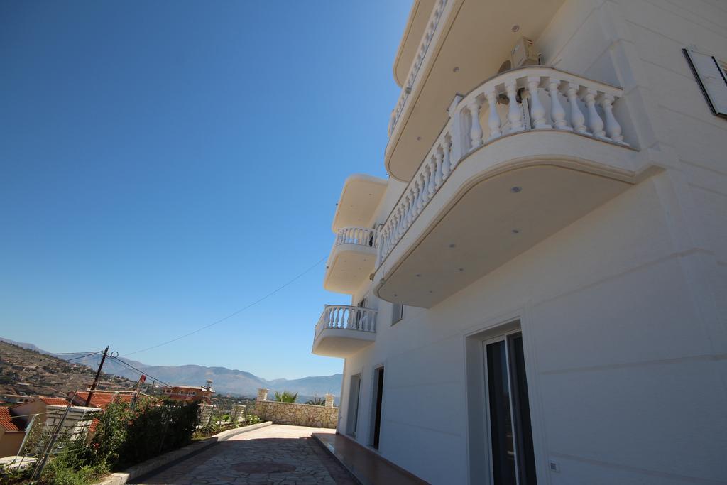 Vila Sulozeqi Apartamento Sarandë Exterior foto