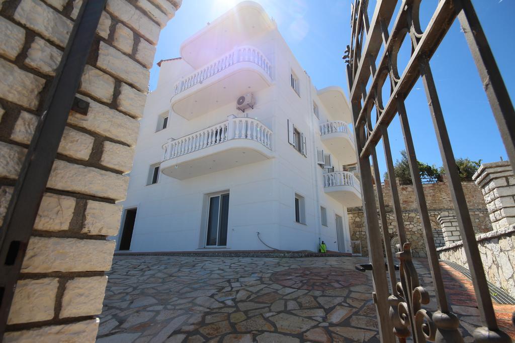 Vila Sulozeqi Apartamento Sarandë Exterior foto